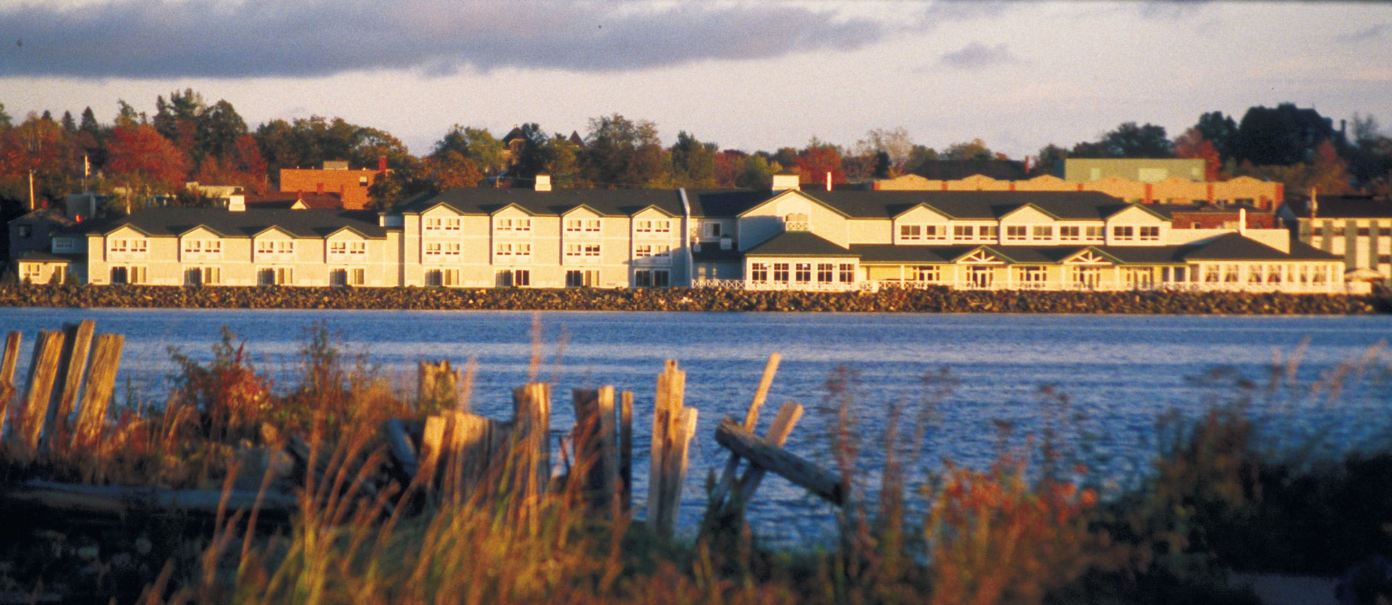 Rodd Miramichi Hotell Exteriör bild